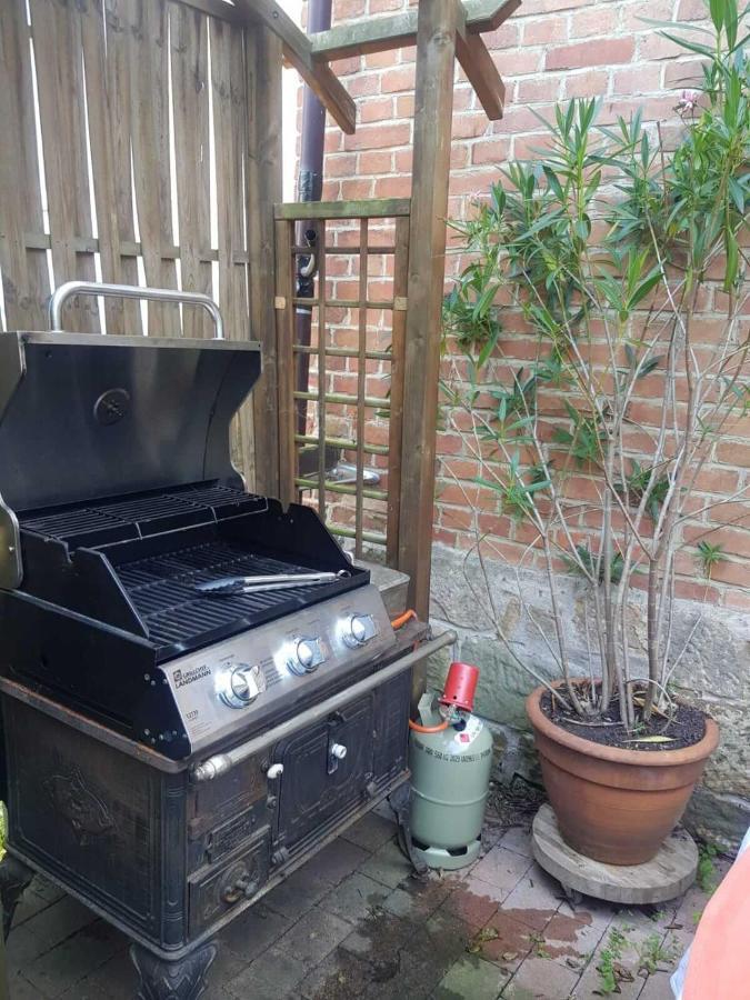 Aeltestes Haus In Quentel - Ferienwohnung 1 Mit Kleinem Garten Lichtenau Dış mekan fotoğraf