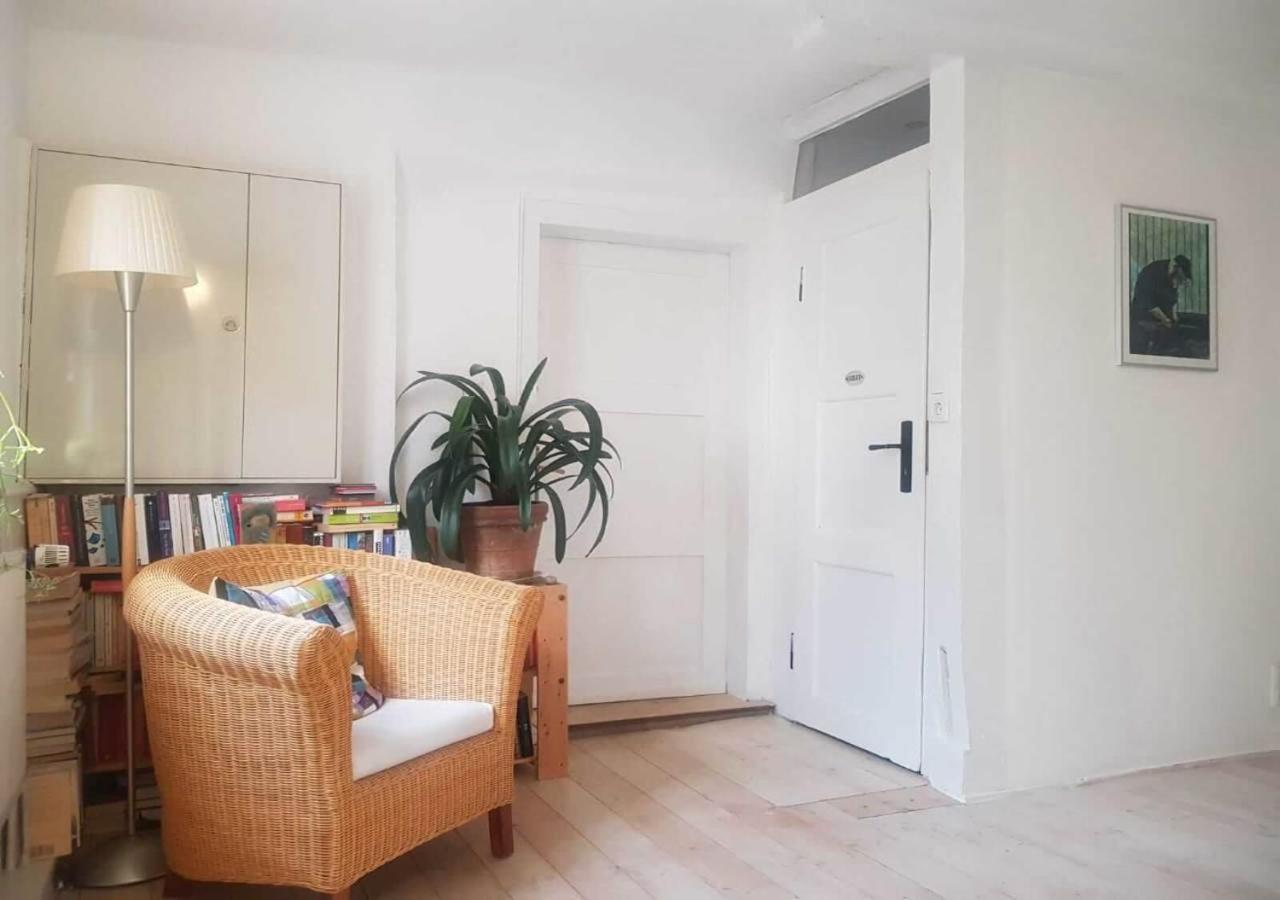 Aeltestes Haus In Quentel - Ferienwohnung 1 Mit Kleinem Garten Lichtenau Dış mekan fotoğraf